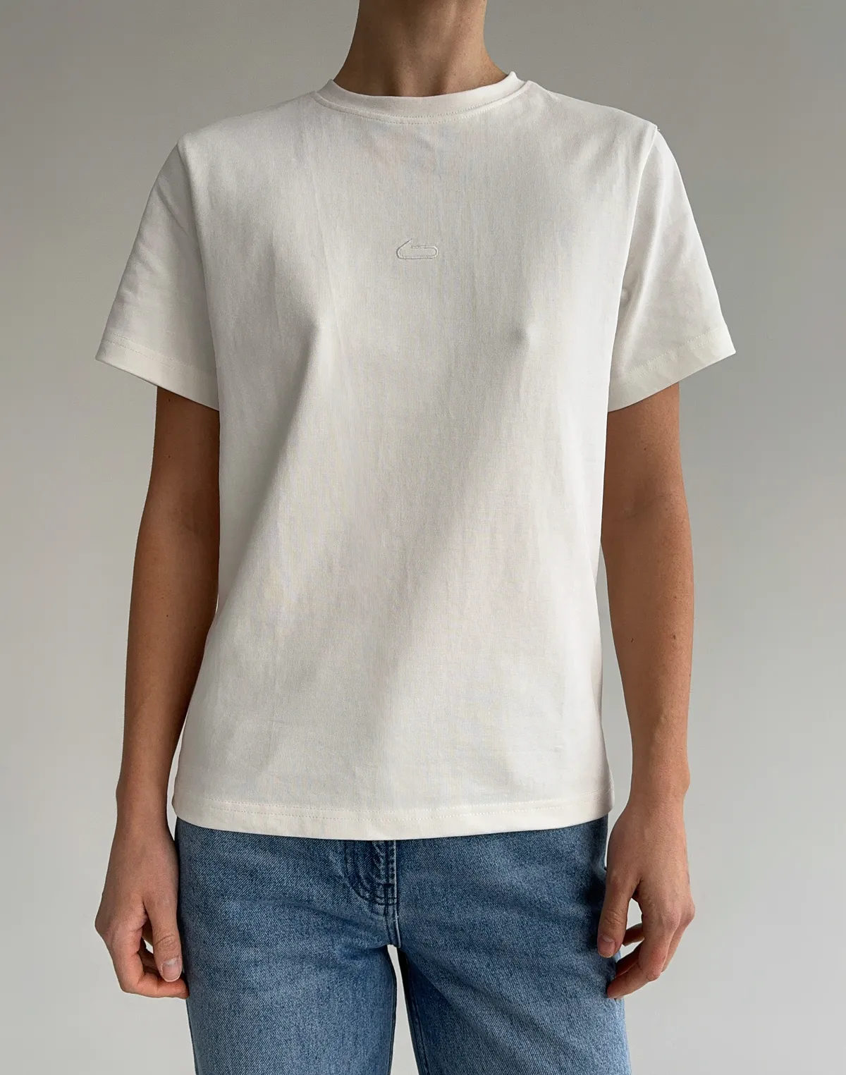 Футболка базова жіноча зі супер щільного котону з логотипом, екрю - Фото 1