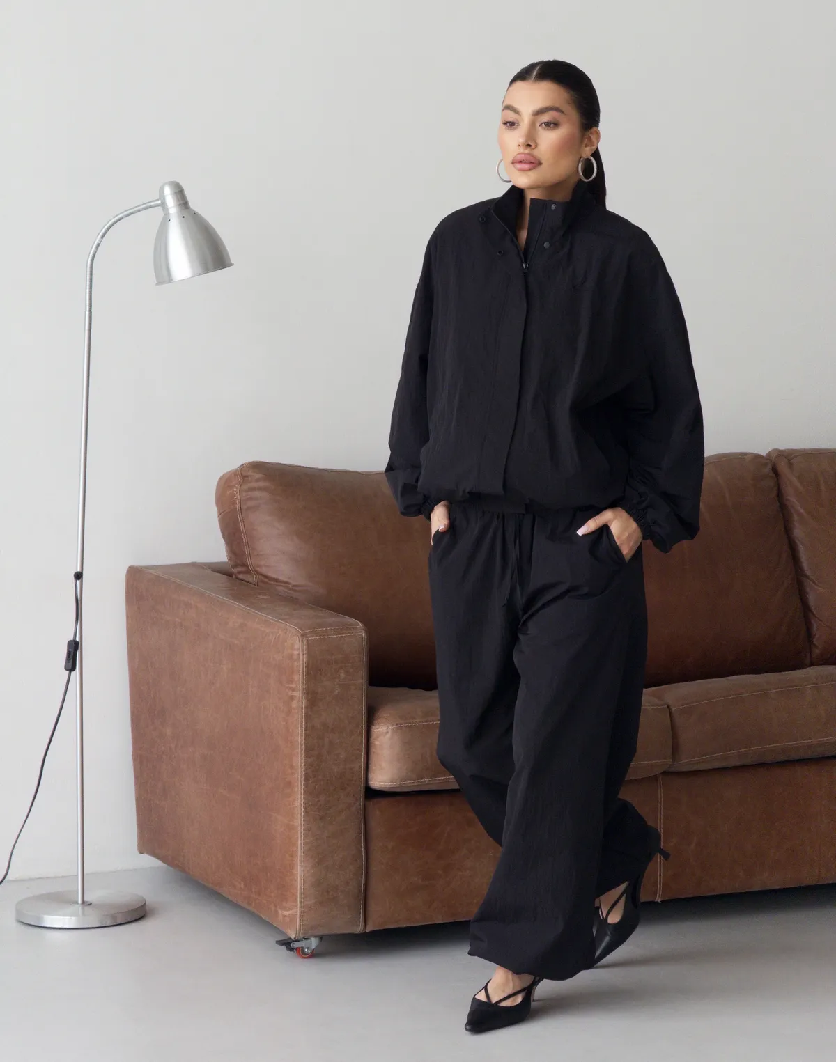 Зіпер вільного крою з плащової тканини з ефектом пом'ятості, чорний - Фото 8