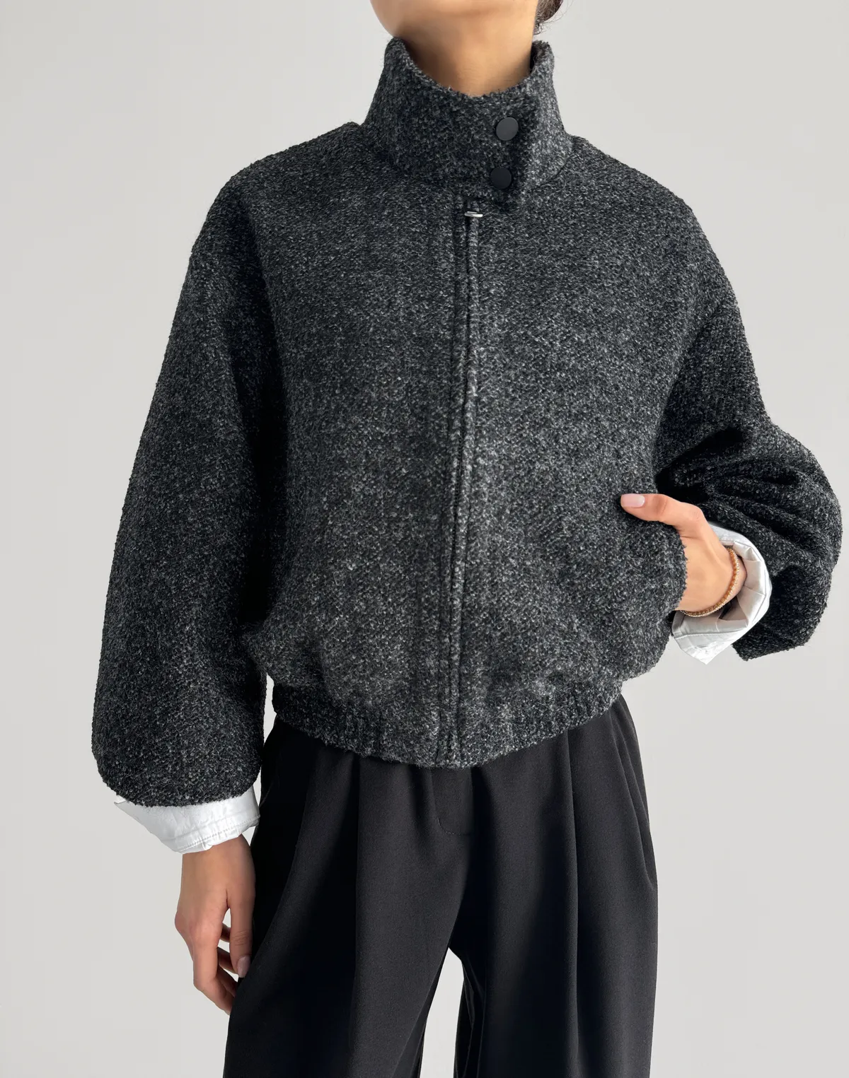 Вкорочена куртка з пальтової тканини, чорна - Фото 1