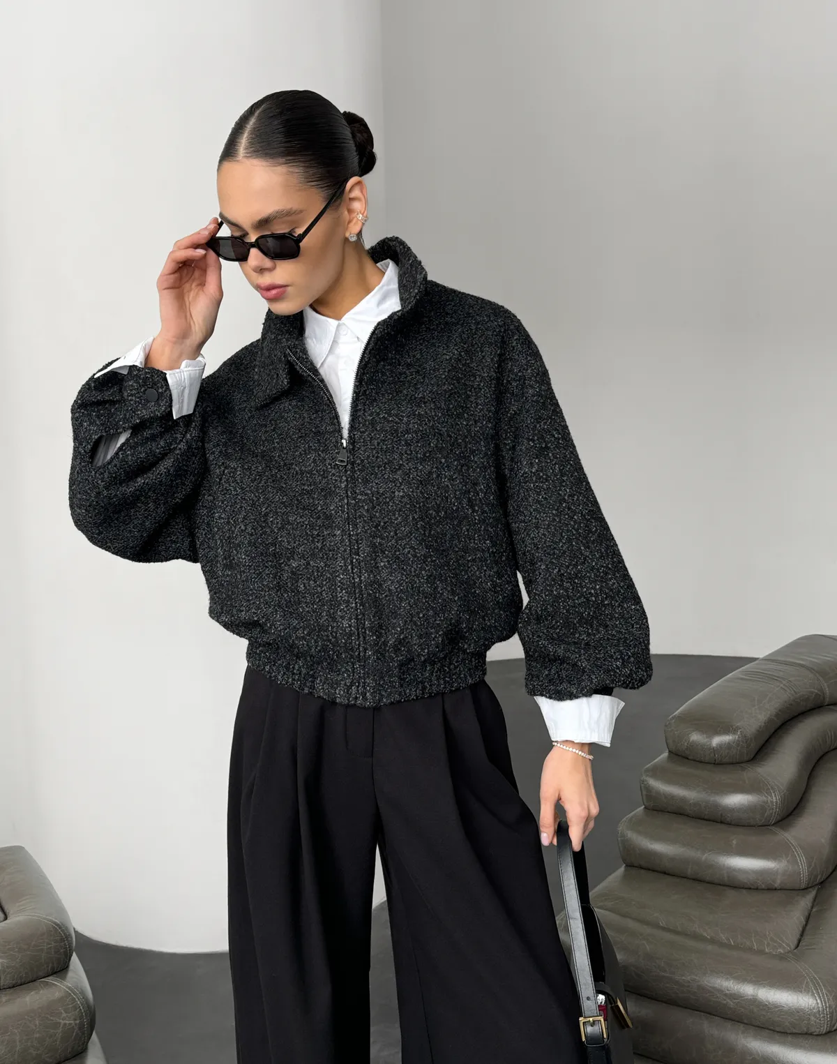 Вкорочена куртка з пальтової тканини, чорна - Фото 6