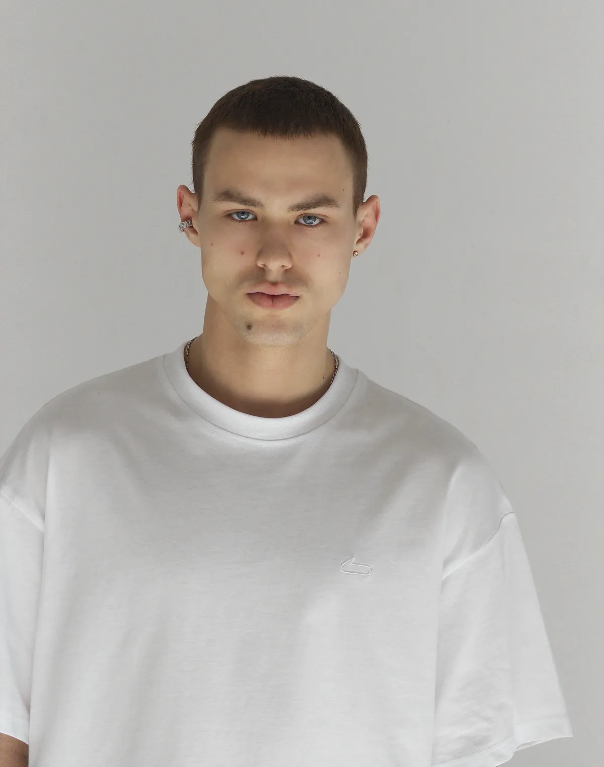 Футболка чоловіча оверсайз середньої щільності, біла - Фото 4