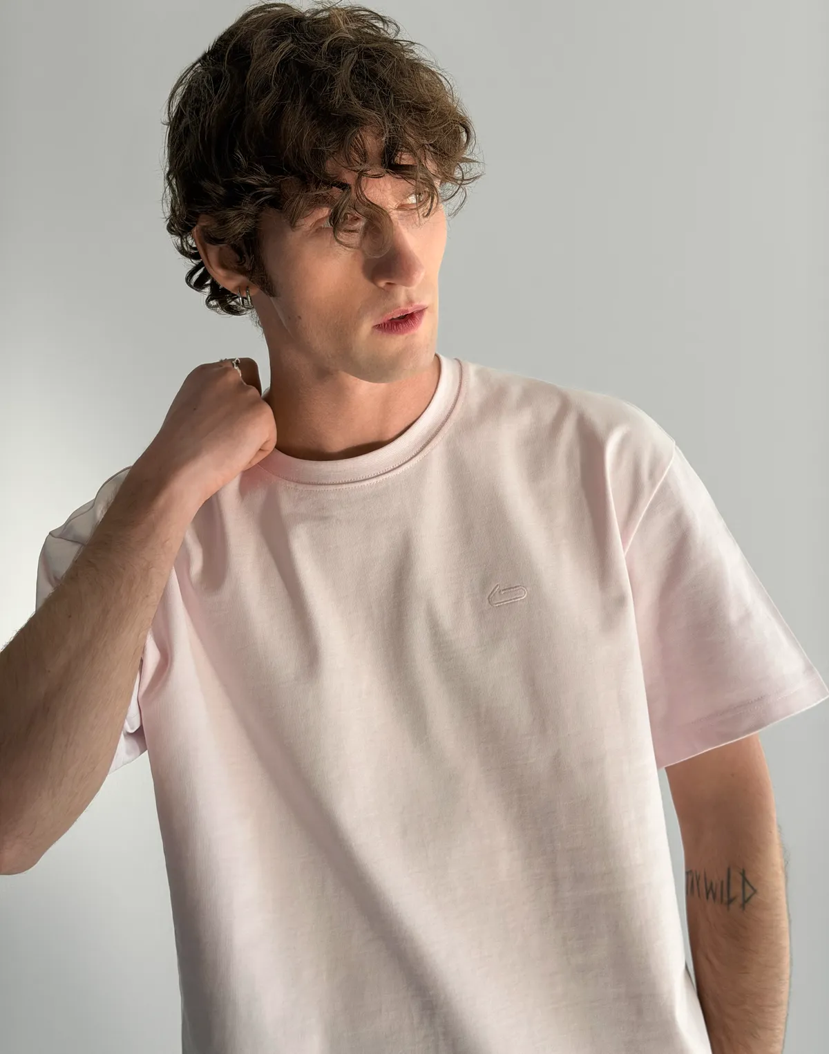 Футболка чоловіча базова зі супер щільного котону з логотипом, рожева - Фото 5