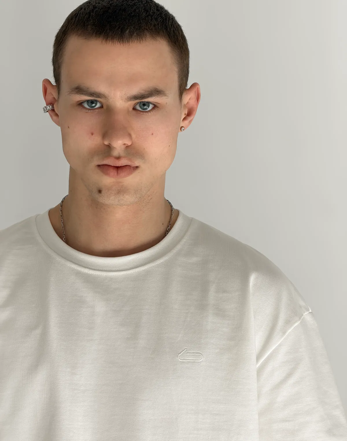 Футболка чоловіча базова зі супер щільного котону з логотипом, екрю - Фото 6