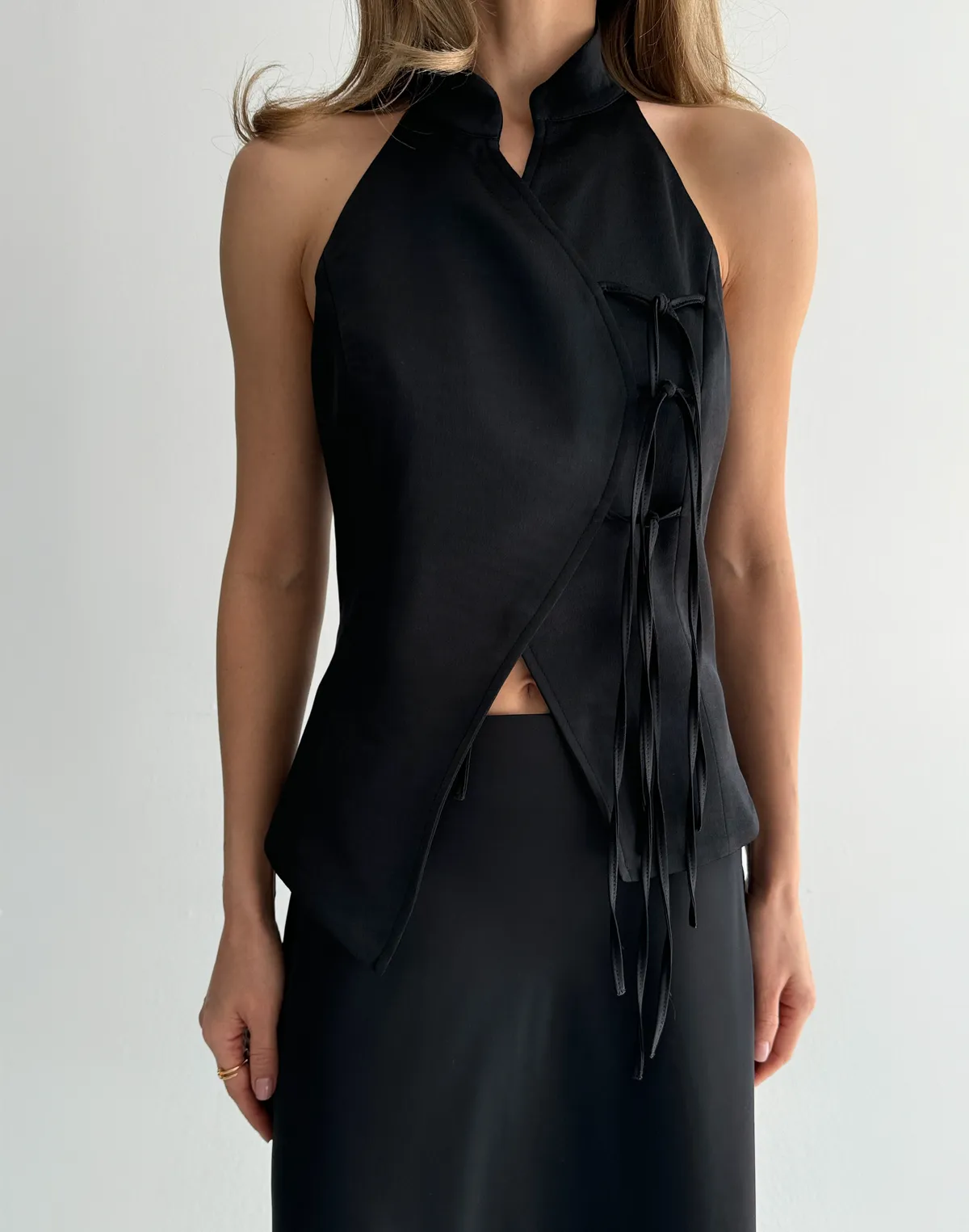 Сатиновий топ в азійському стилі, чорний - Фото 1