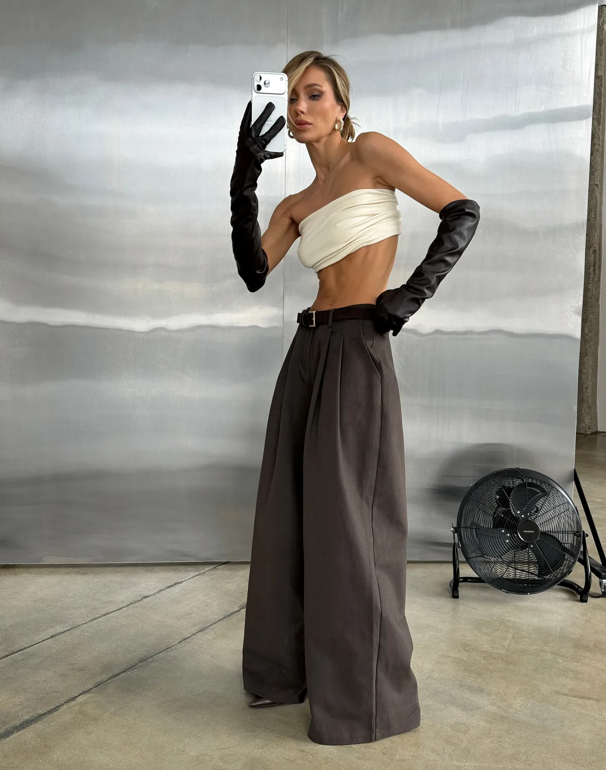 Базові штани з котону вільного крою, шоколадні - Фото 8