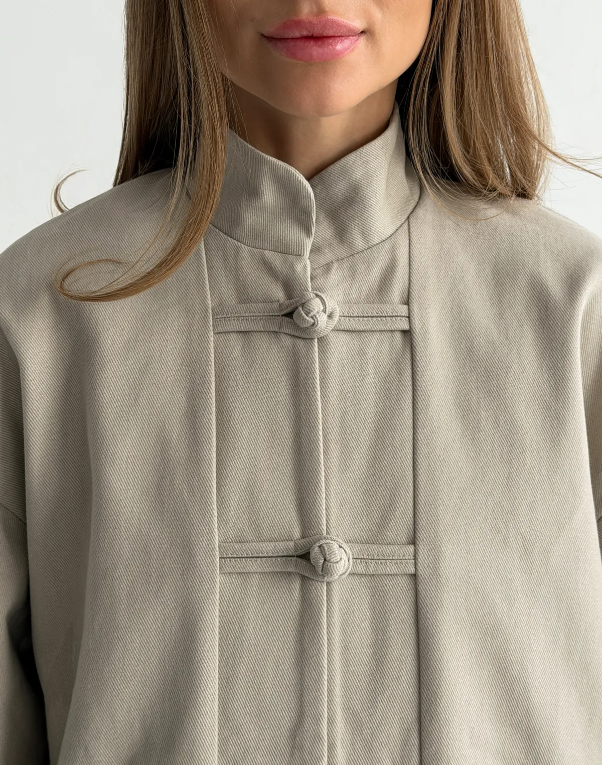 Котонова весняна оверсайз куртка в азійському стилі, бежева - Фото 5