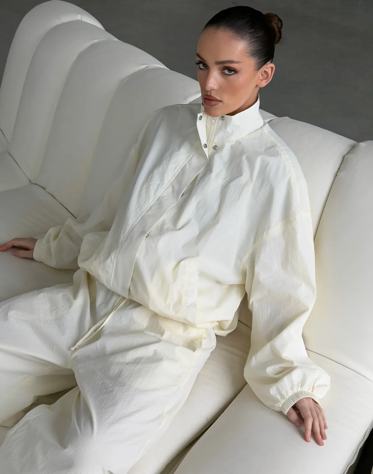 Зіпер вільного крою з плащової тканини з ефектом пом'ятості, шампань - Фото 3