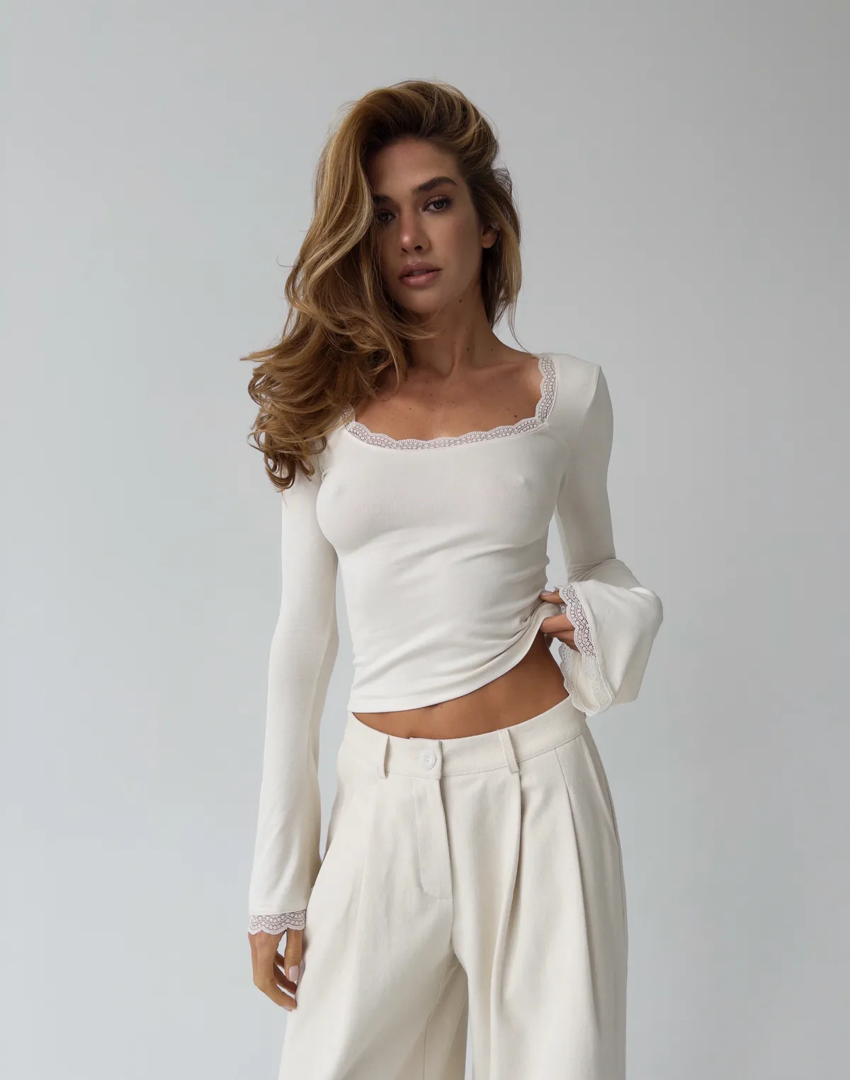 Лонглів з мереживом та рукавом-кльош, холодний шампань - Фото 6