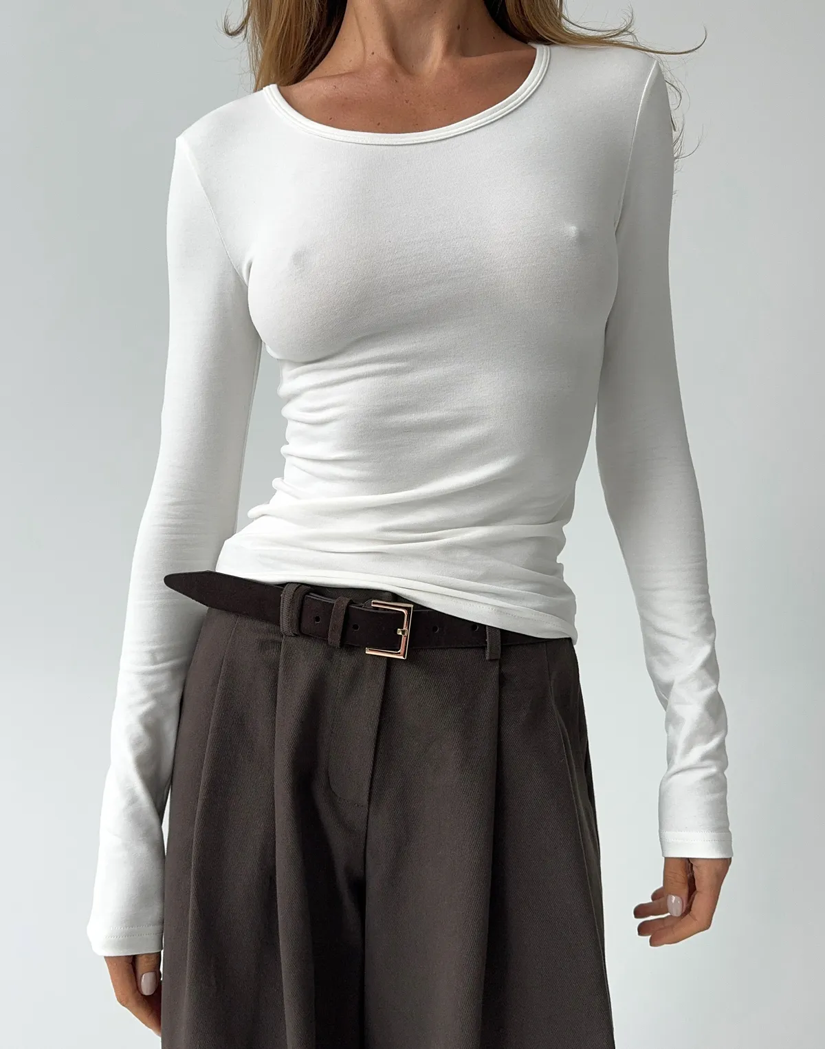 Лонгслів жіночий базовий по фігурі, молочний - Фото 1