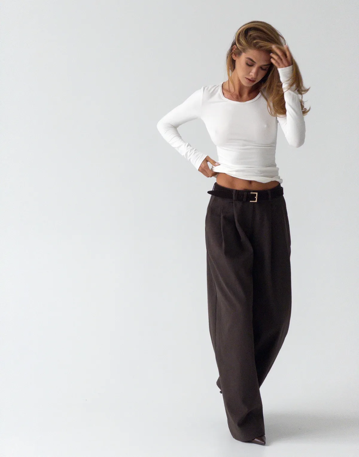 Лонгслів жіночий базовий по фігурі, молочний - Фото 4