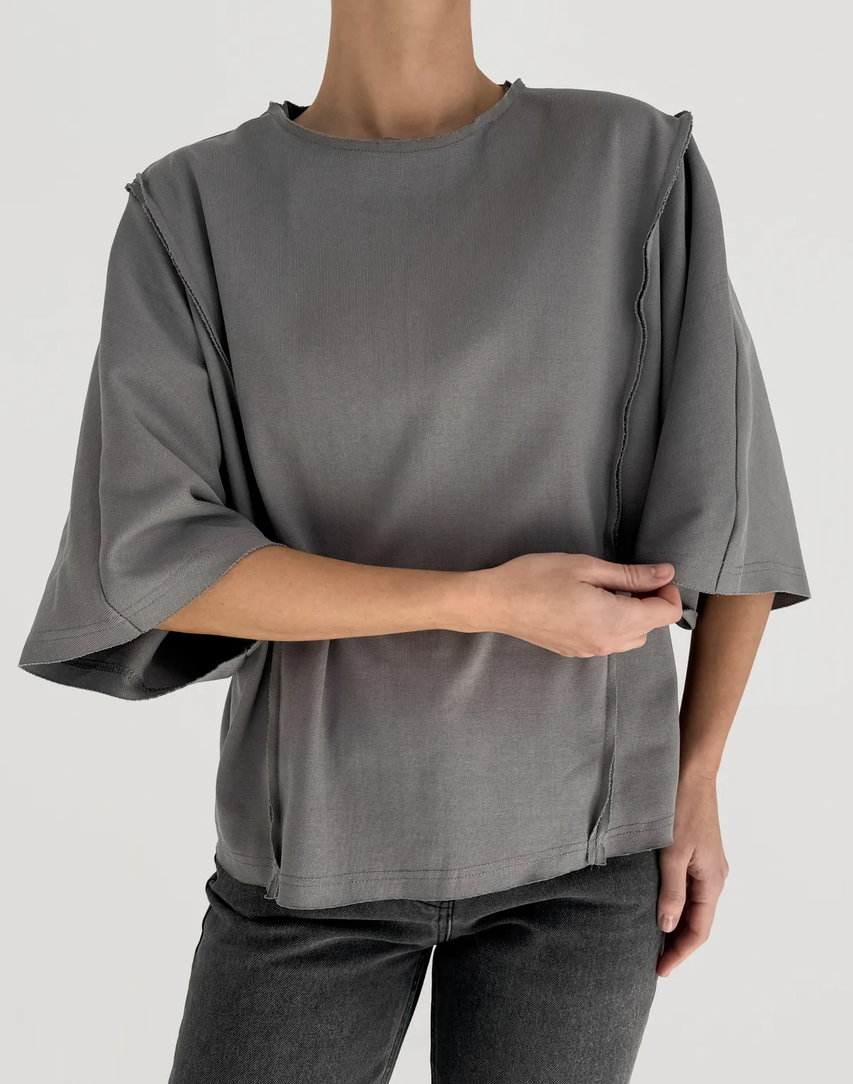 Футболка оверсайз з плотного трикотажу з боковими швами, сіра - Фото 7