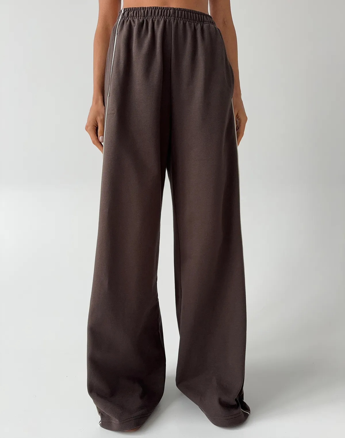 Штани весняні жіночі з кантом, шоколад - Фото 1