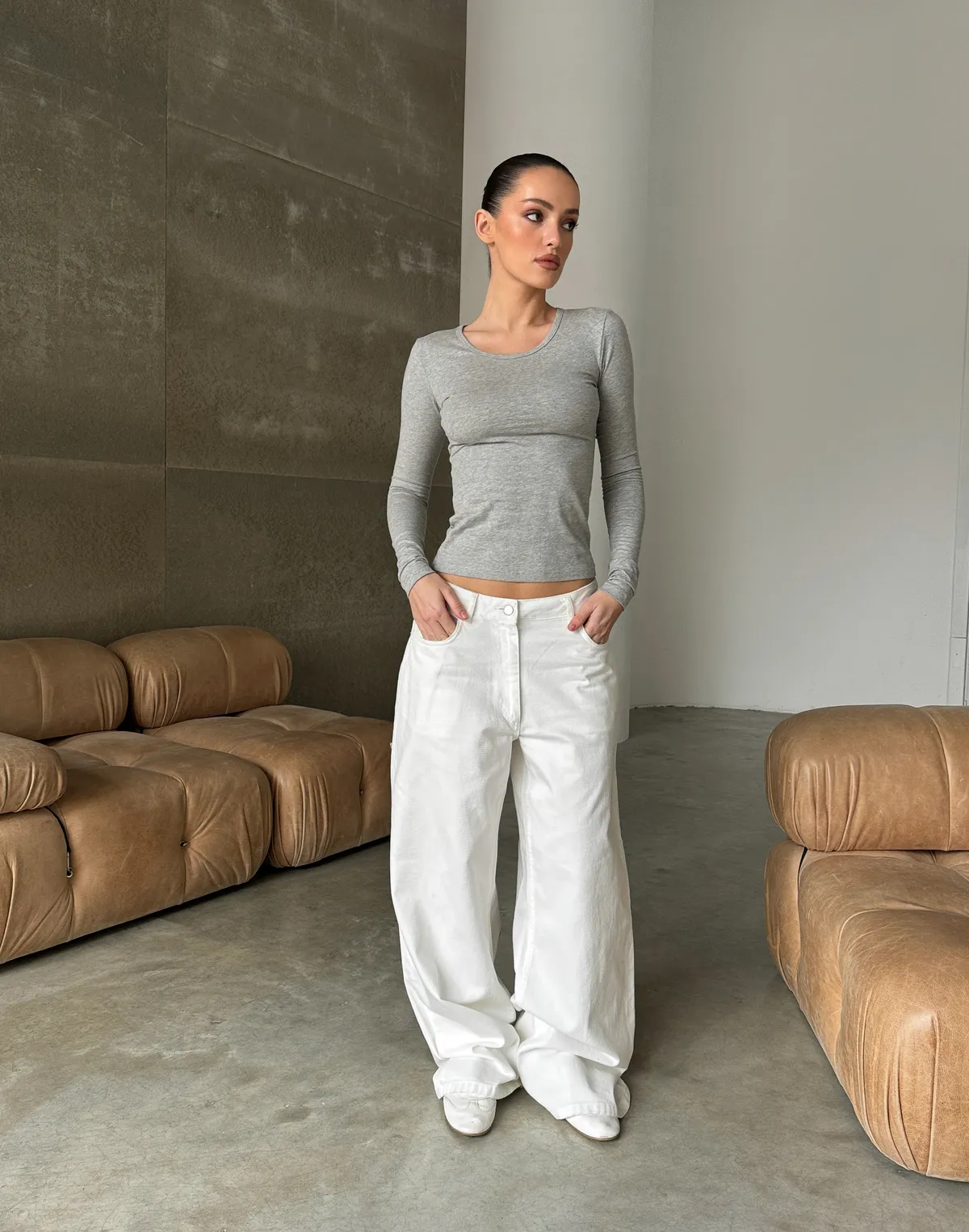 Лонгслів жіночий базовий по фігурі, сірий меланж - Фото 3