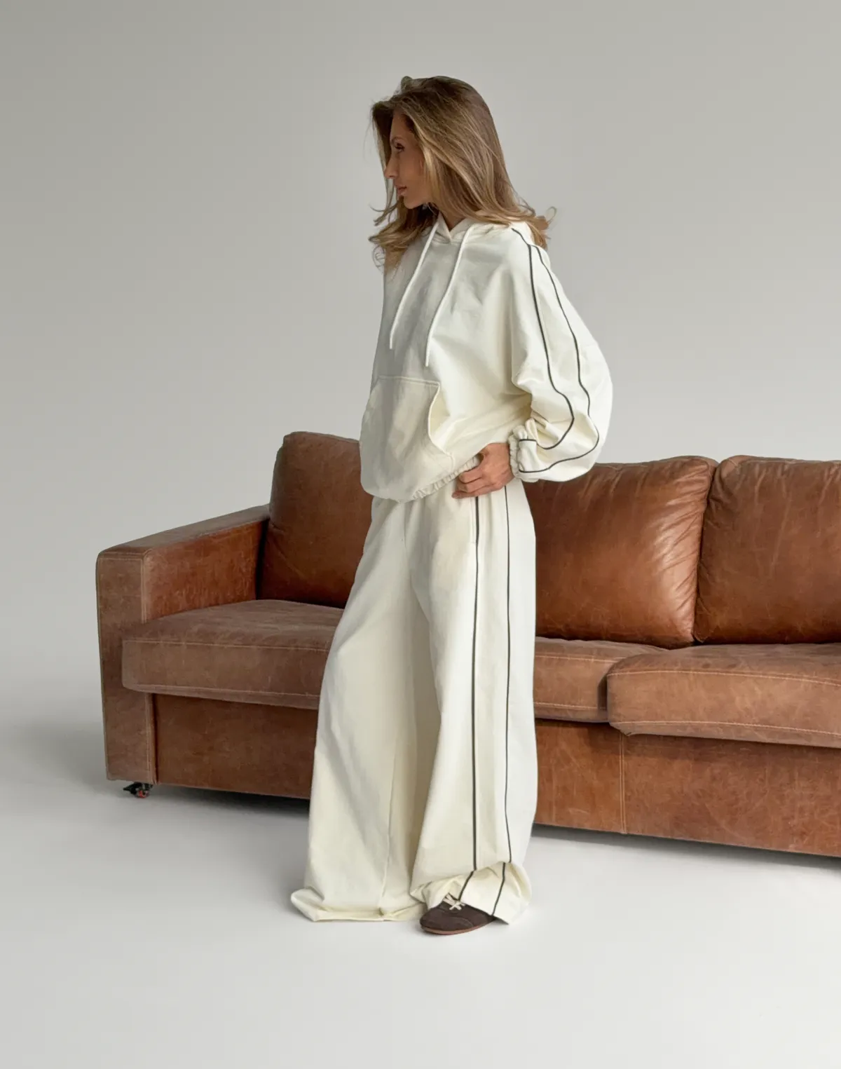 Штани весняні жіночі з кантом, екрю - Фото 4