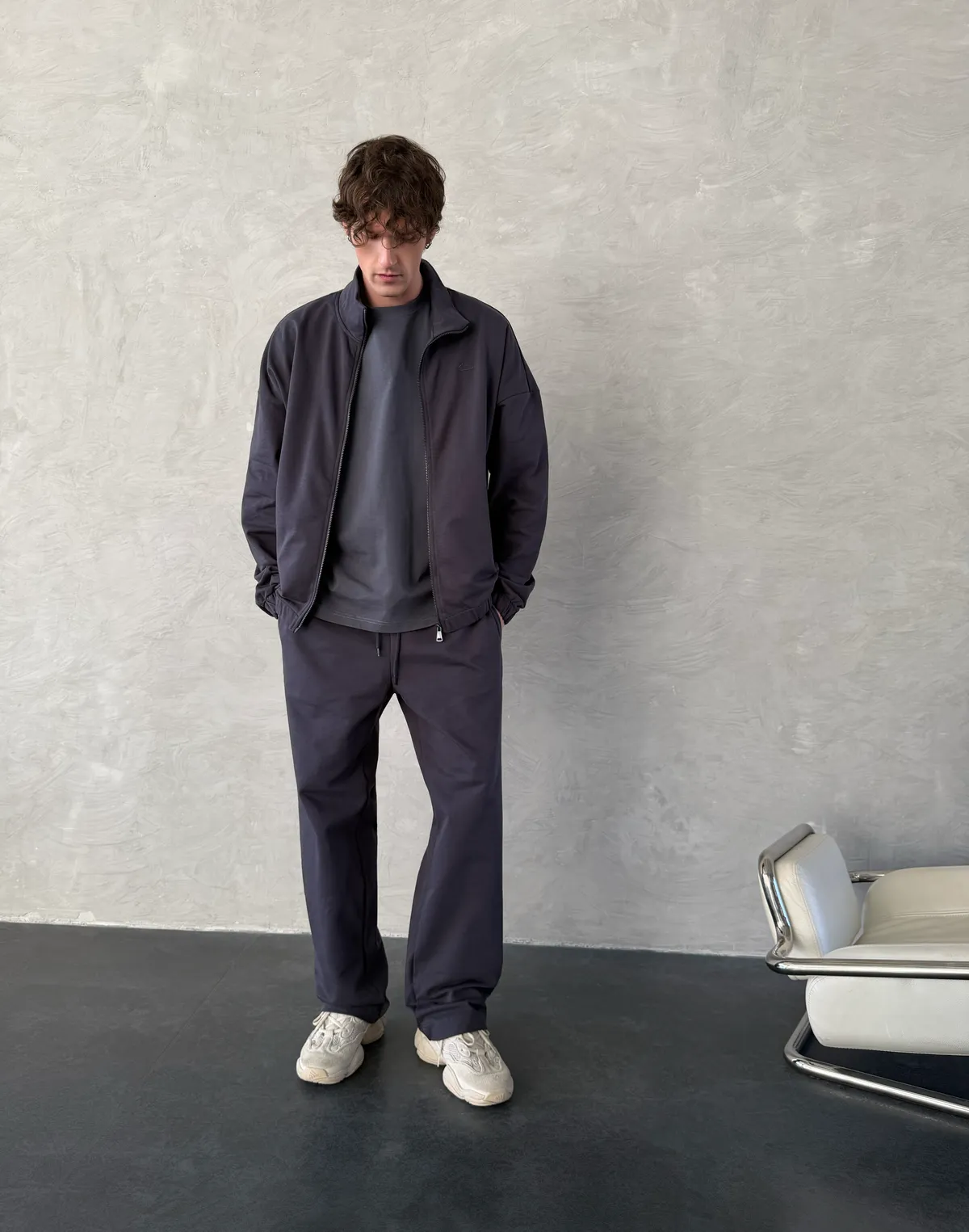 Штани прямі весняні чоловічі базові, графіт - Фото 8