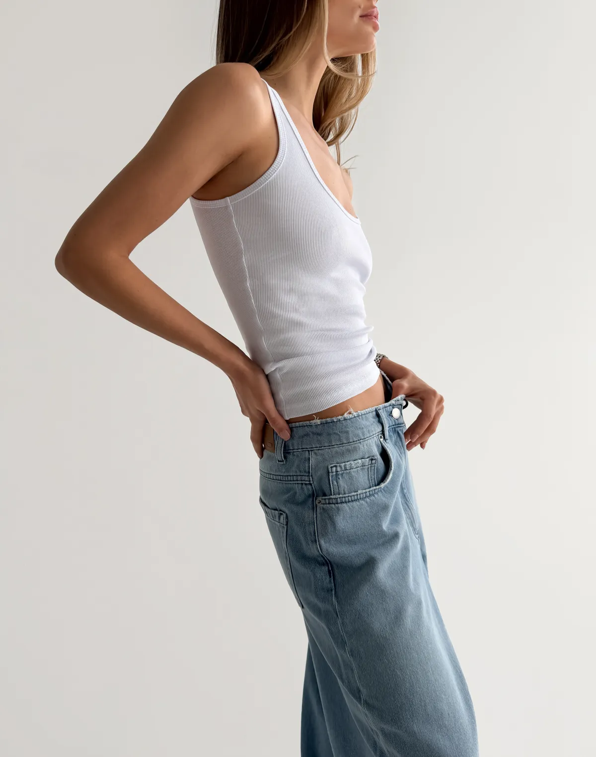 Майка в рубчик класична, біла - Фото 6