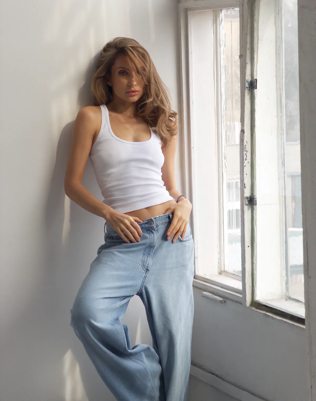 Майка в рубчик класична, біла - Фото 4