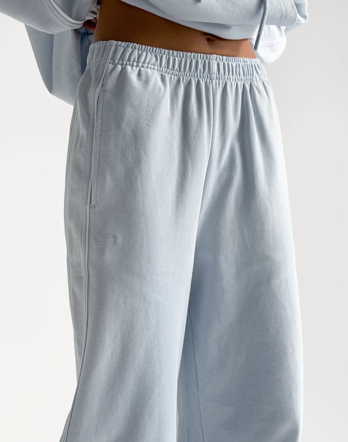 Штани весняні жіночі з кантом, блакитні - Фото 6