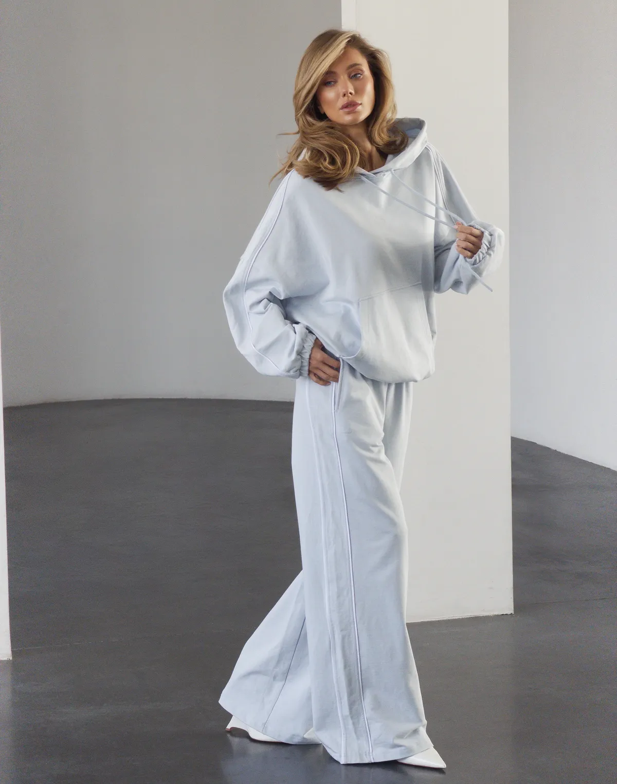 Штани весняні жіночі з кантом, блакитні - Фото 8