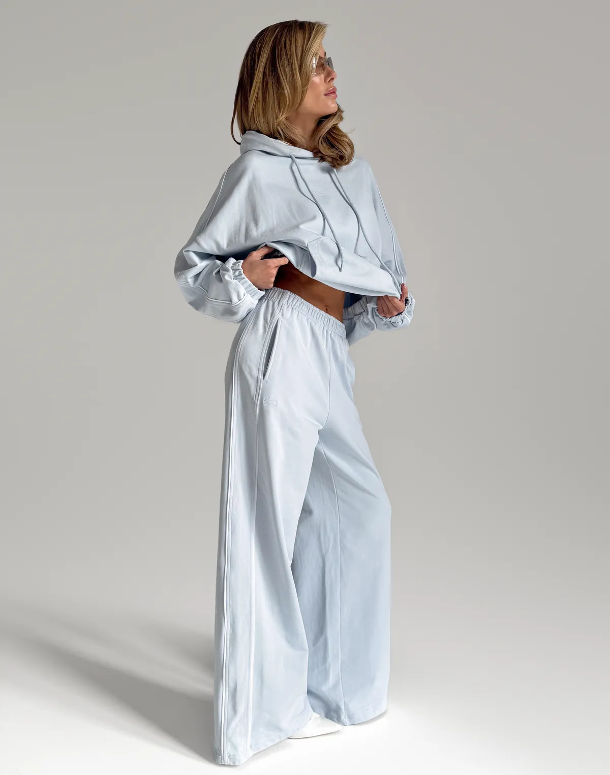 Штани весняні жіночі з кантом, блакитні - Фото 5