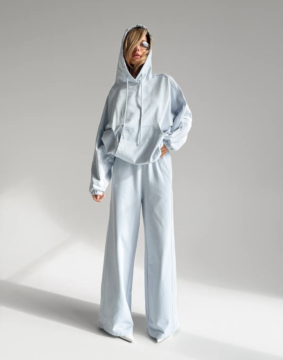 Штани весняні жіночі з кантом, блакитні - Фото 4