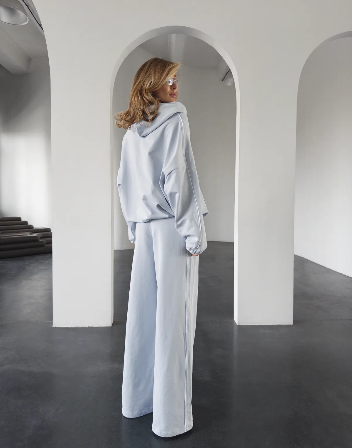 Комплект весняний з кантом худі та штани, блакитні - Фото 2