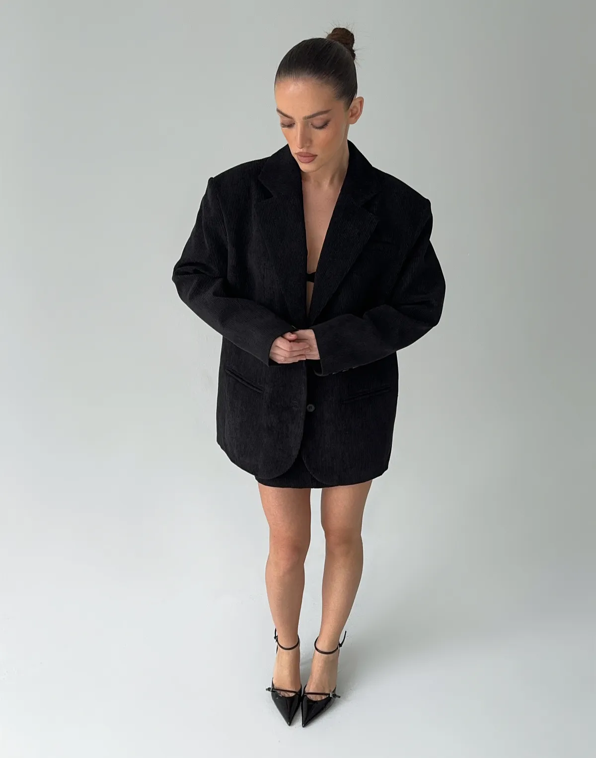 Комплект вельветовий жакет оверсайз та спідниця міні, чорні - Фото 6