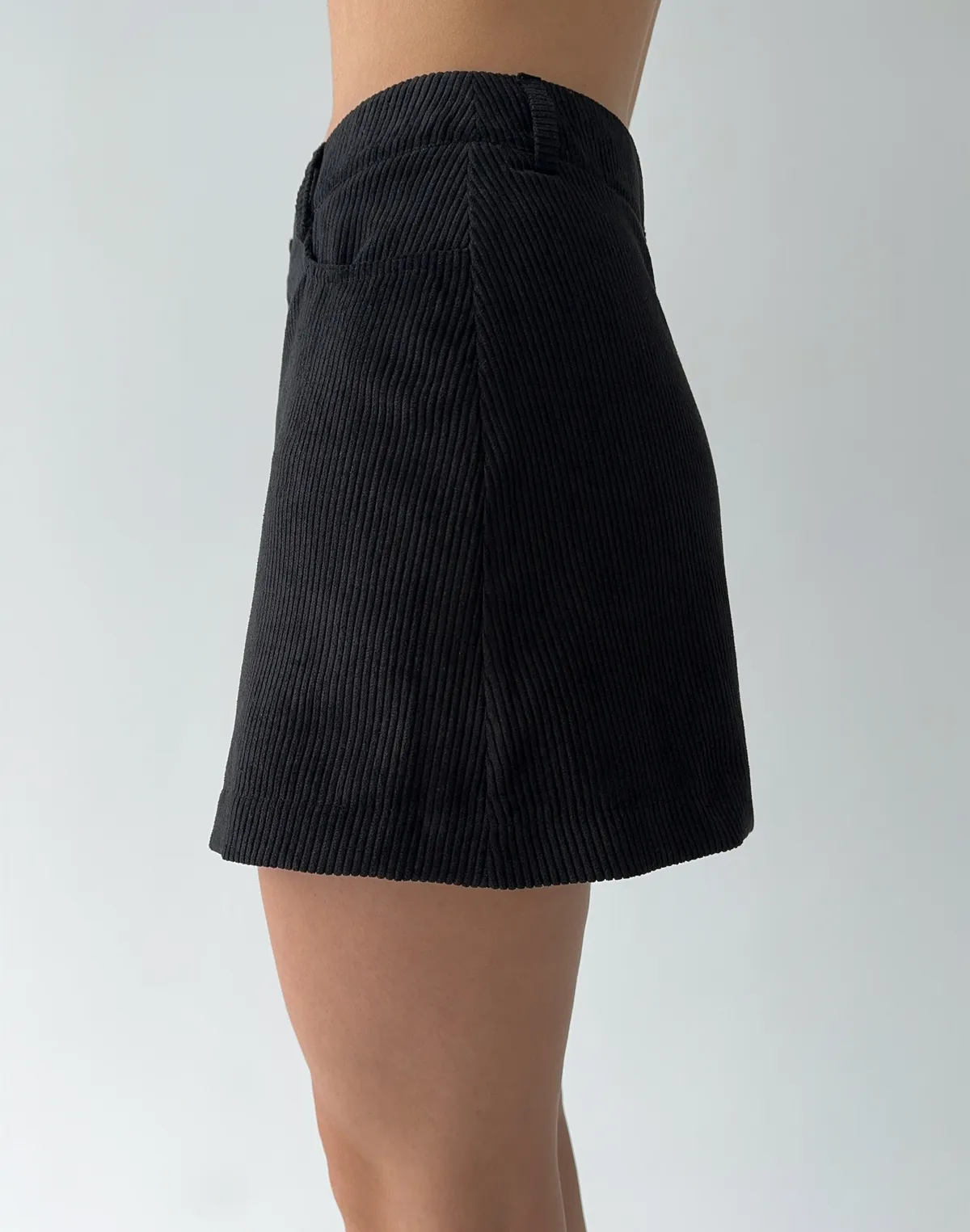 Спідниця міні вельветова весняна, чорна - Фото 4
