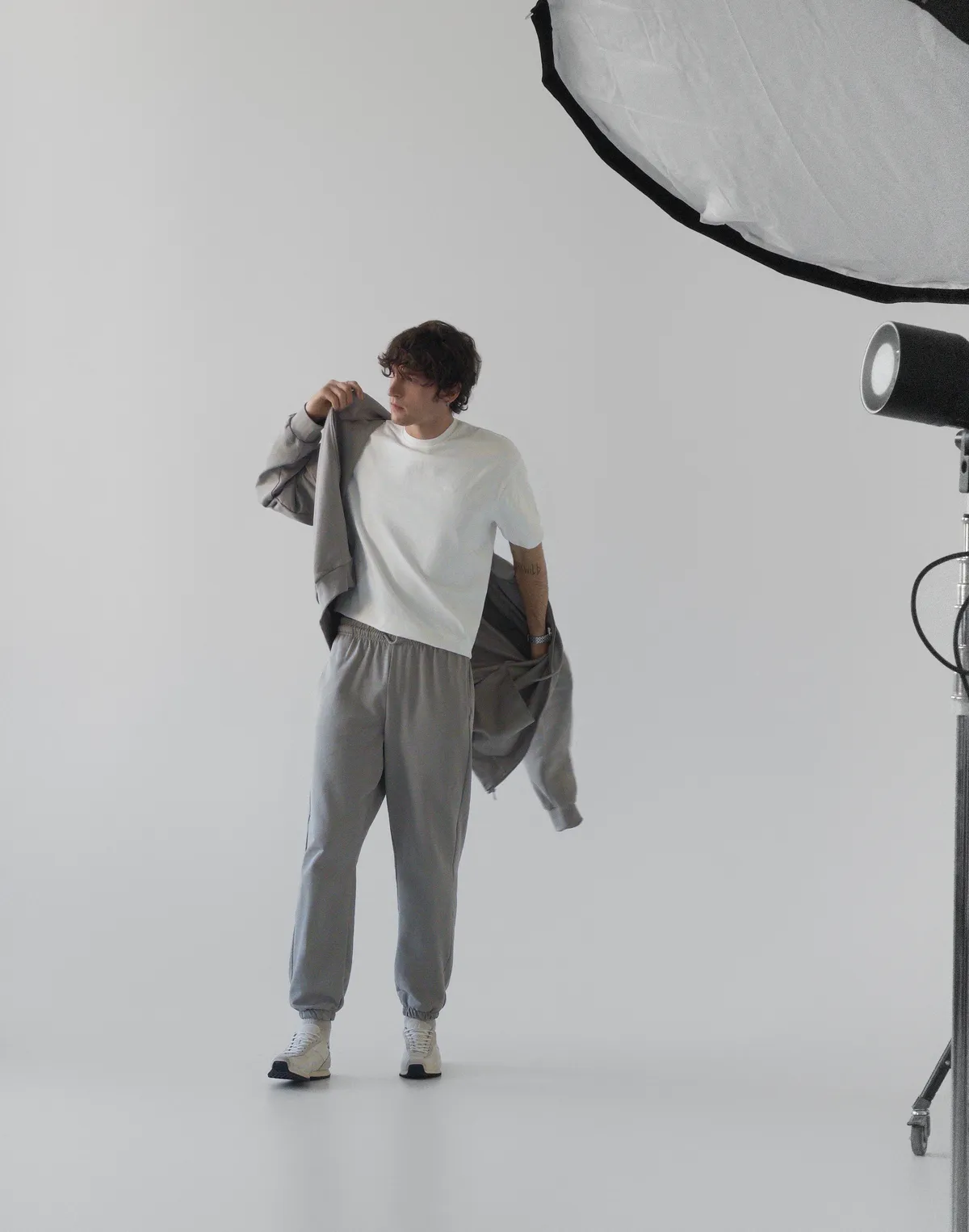 Комплект чоловічій весняний зіпер з капюшоном та джогери базові, нейтральний сірий - Фото 5