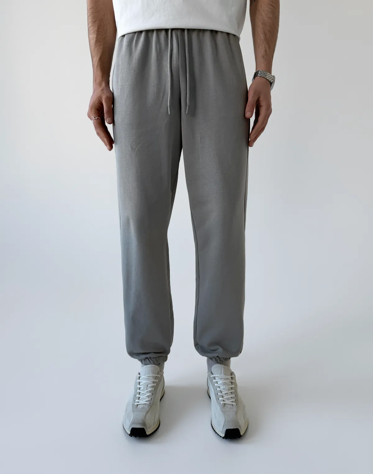 Штани джогери весняні чоловічі базові, нейтральний сірий - Фото 1