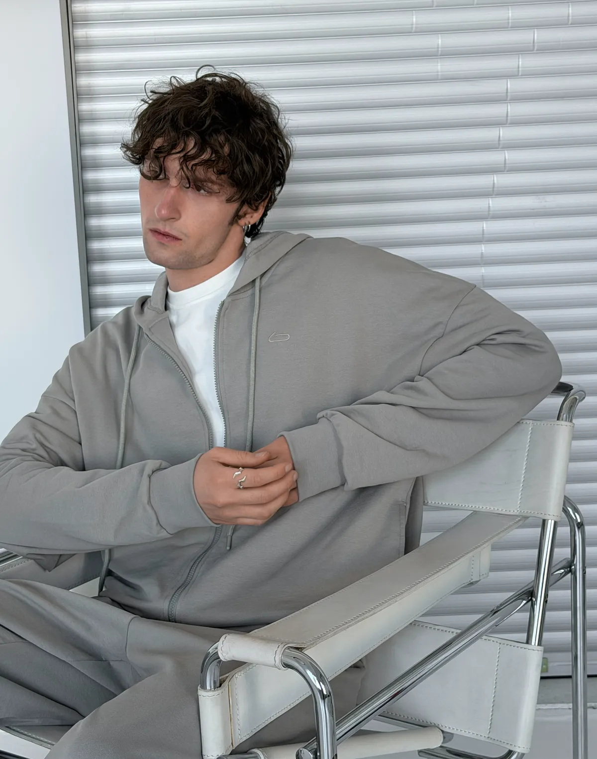 Зіпер чоловічий весняний з капюшоном, нейтральний сірий - Фото 4