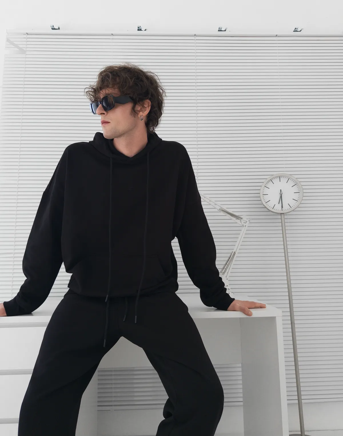 Комплект чоловічій весняний худі з капюшоном та джогери базові, чорні - Фото 5