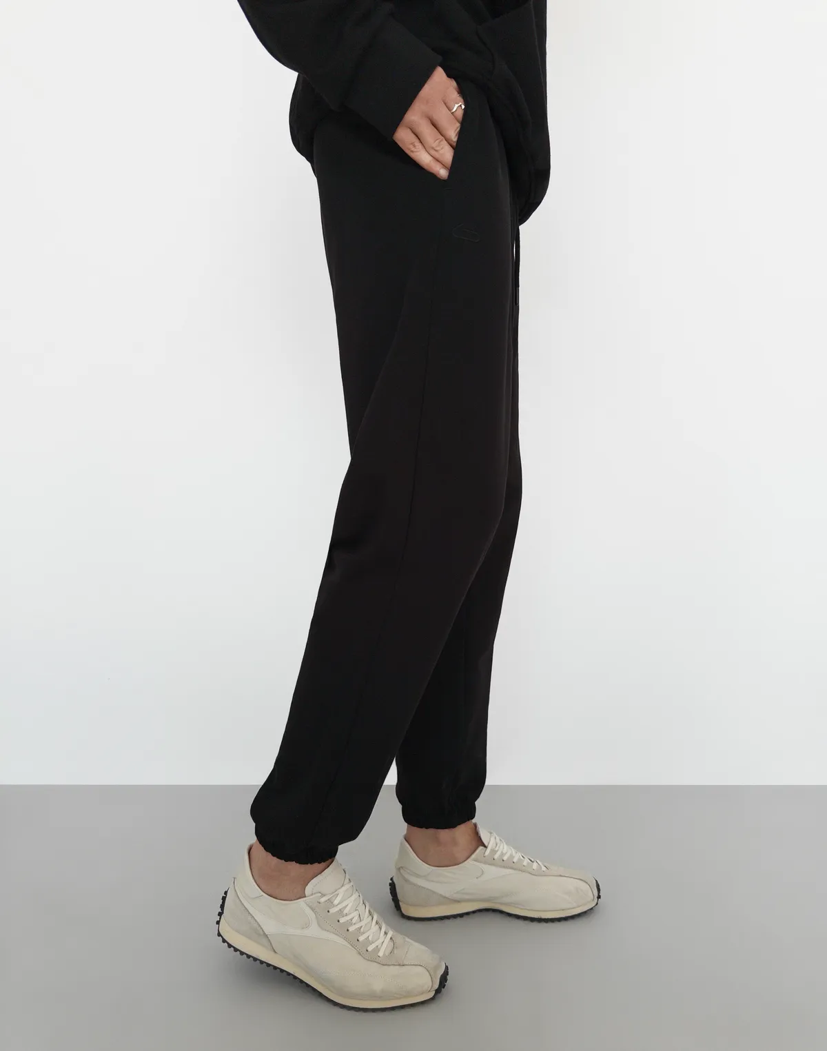Штани джогери весняні чоловічі базові, чорні - Фото 5