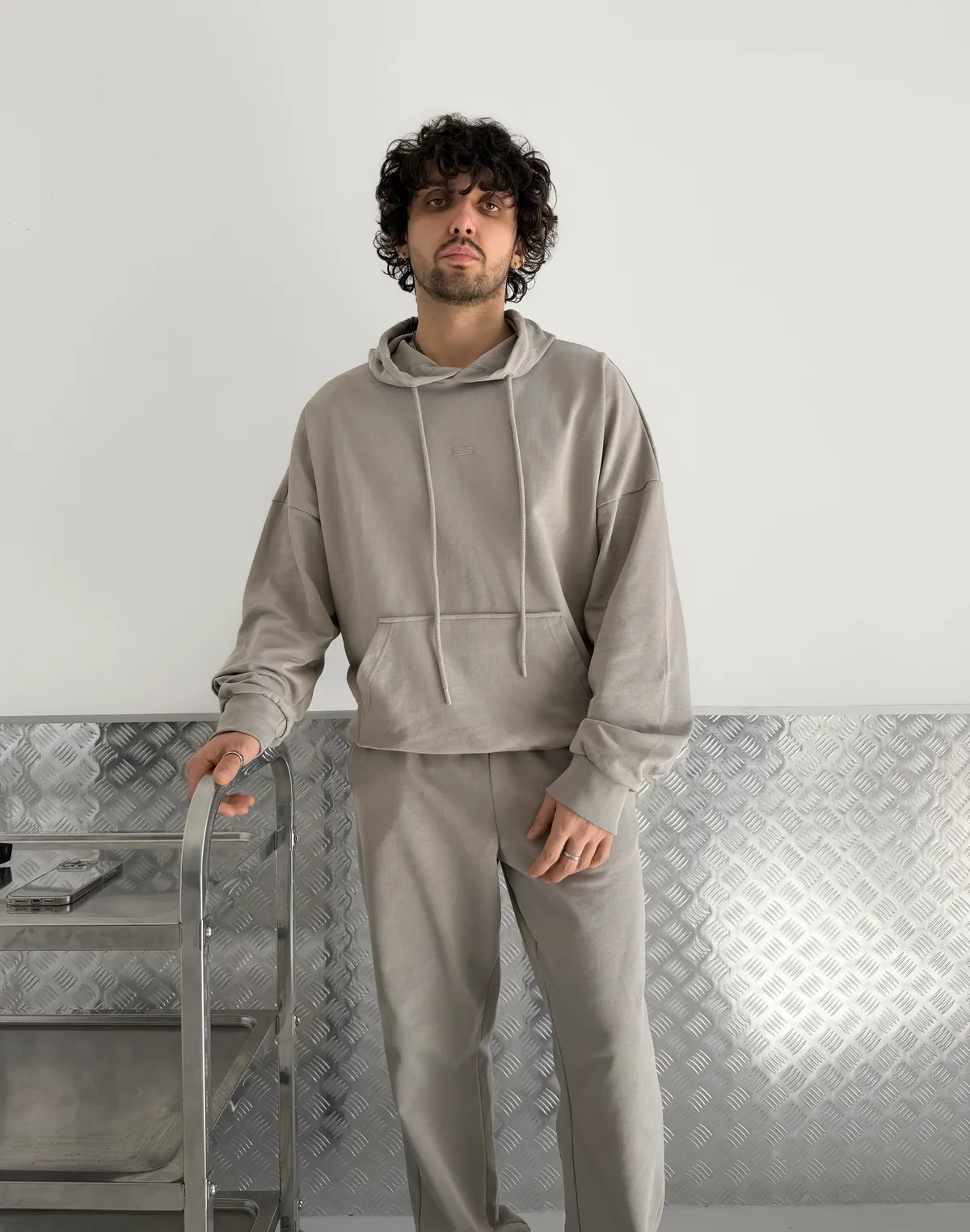 Комплект чоловічій весняний худі з капюшоном та джогери базові, нейтральний сірий - Фото 8