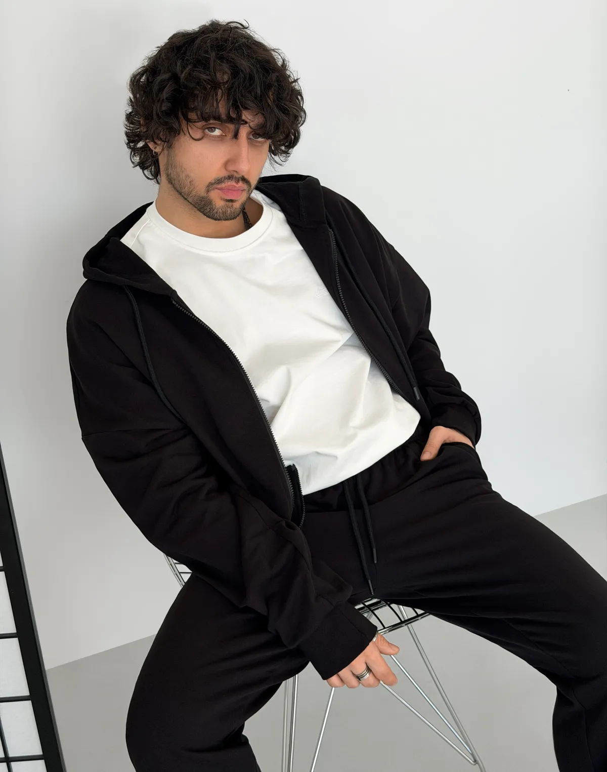 Комплект чоловічій весняний зіпер з капюшоном та джогери базові, чорні - Фото 6