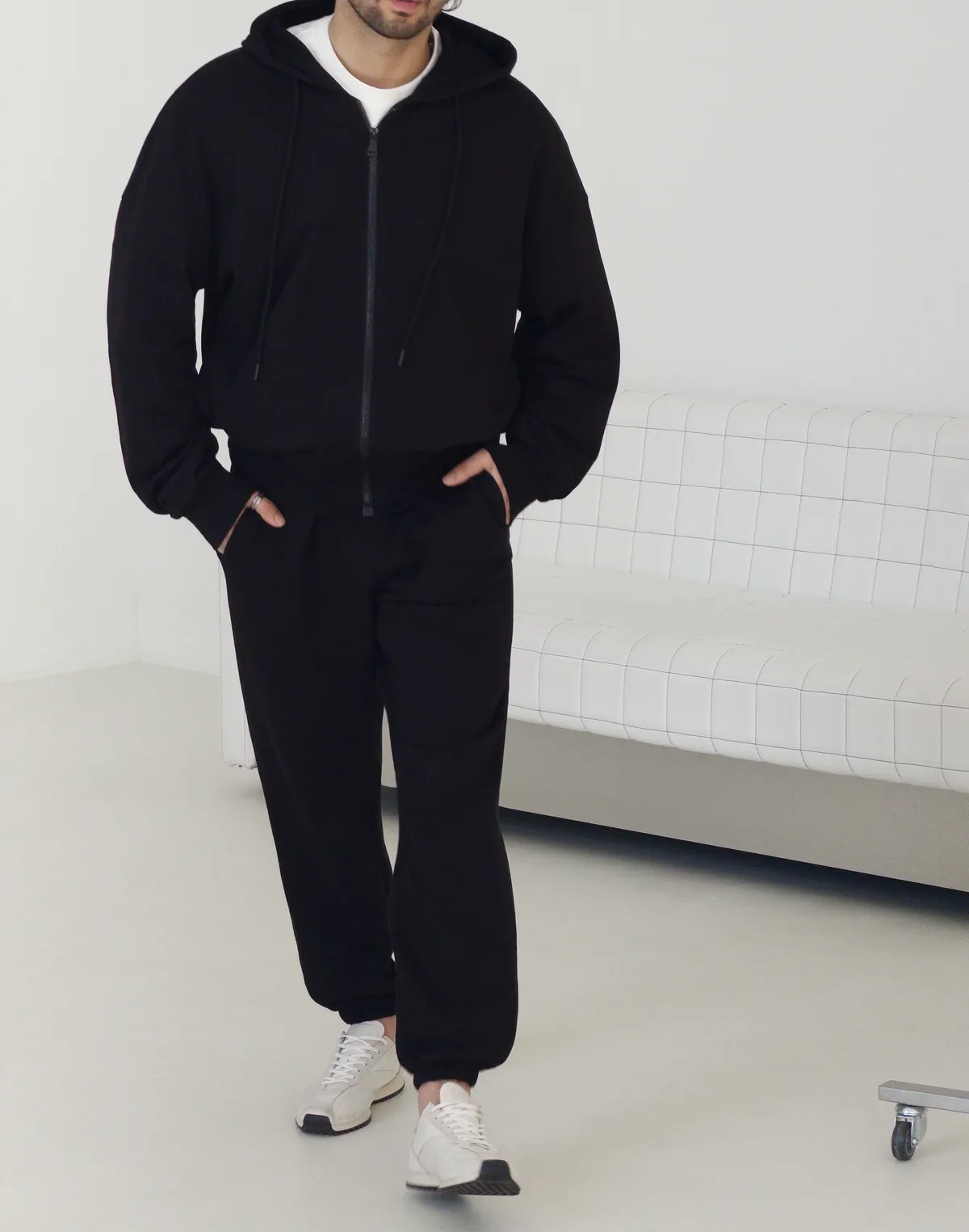 Комплект чоловічій весняний зіпер з капюшоном та джогери базові, чорні - Фото 2