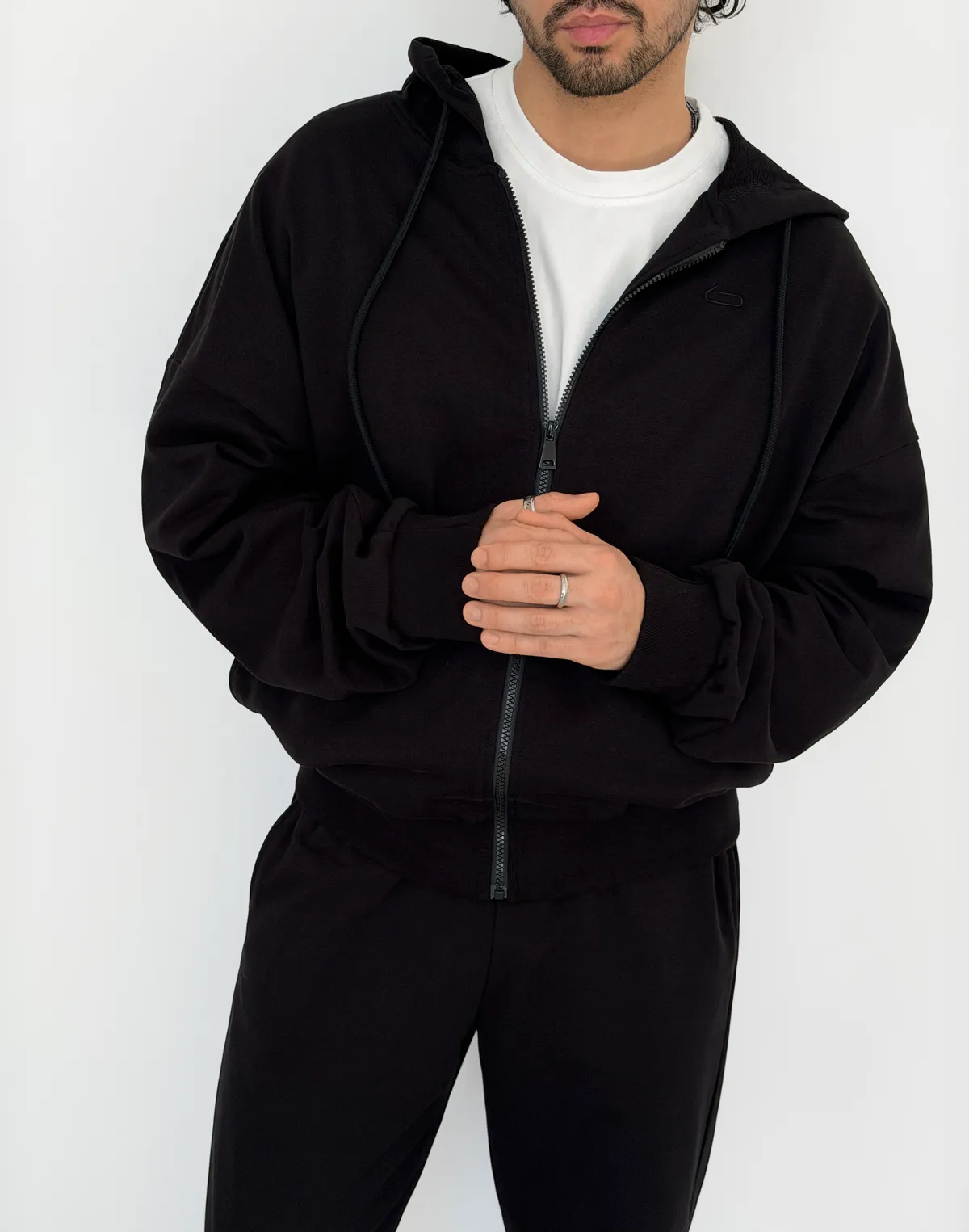 Зіпер чоловічий весняний з капюшоном, чорний - Фото 1