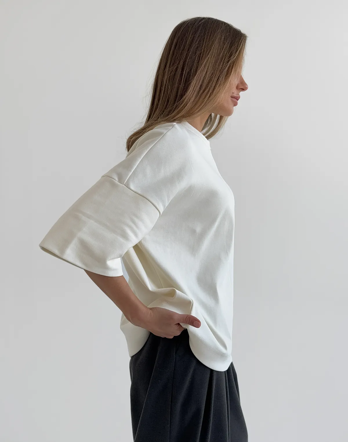 Футболка у рубчик з подовженим рукавом оверсайз, екрю - Фото 8