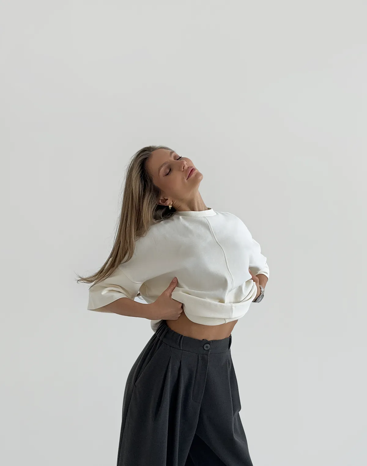 Футболка у рубчик з подовженим рукавом оверсайз, екрю - Фото 6