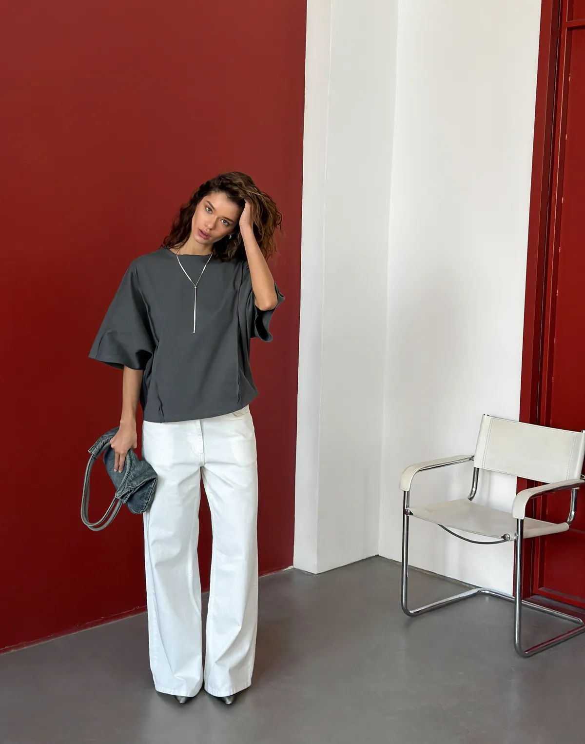 Футболка оверсайз з плотного трикотажу з боковими швами, графіт - Фото 7