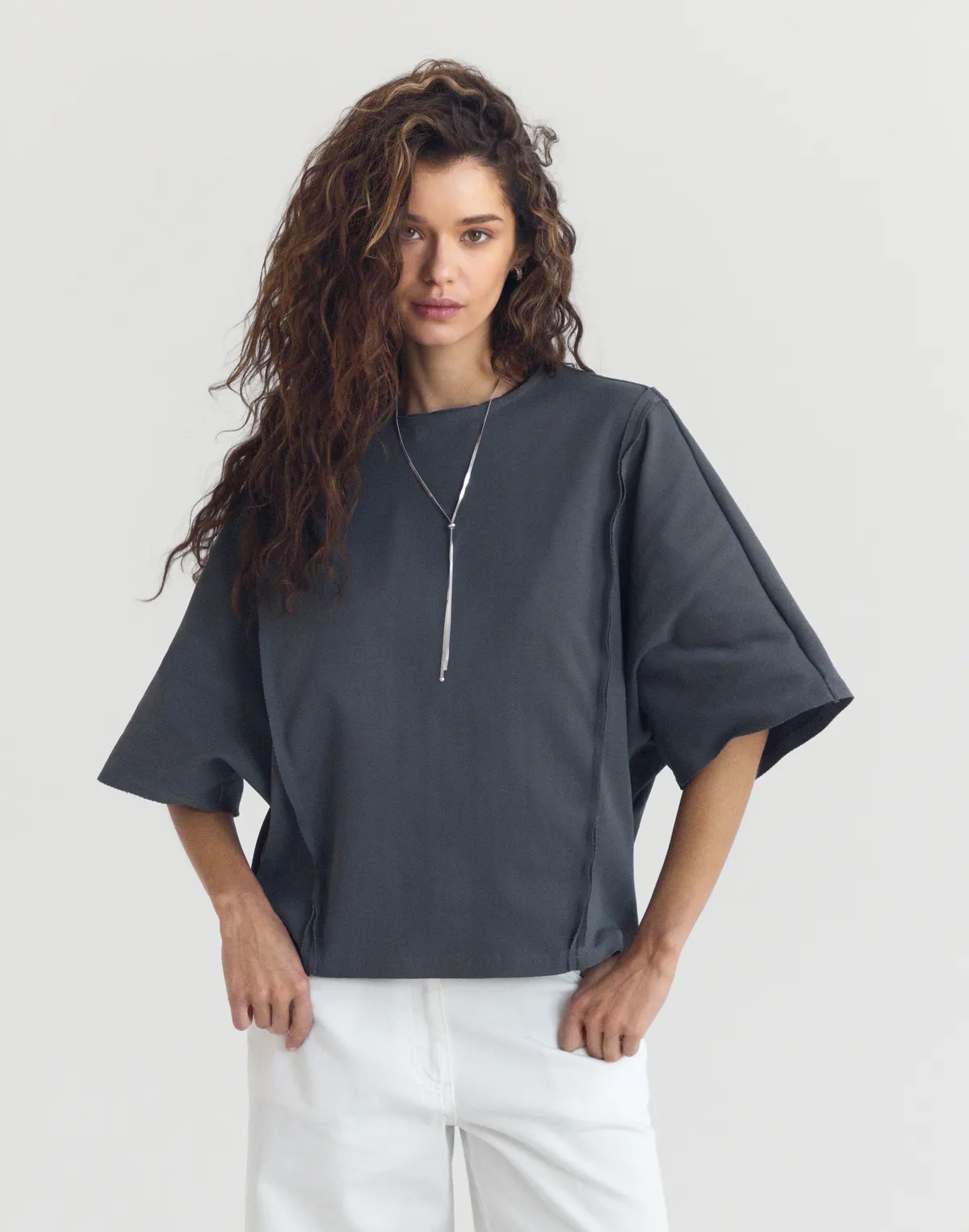 Футболка оверсайз з плотного трикотажу з боковими швами, графіт - Фото 5