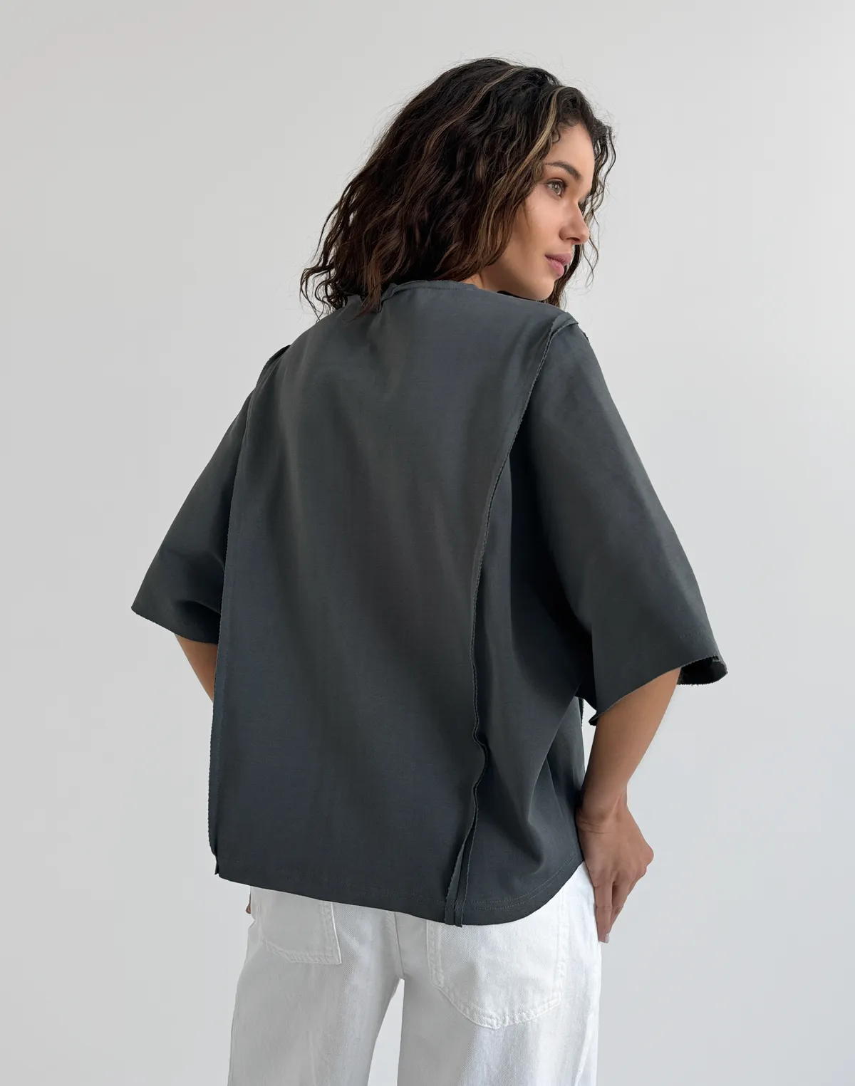 Футболка оверсайз з плотного трикотажу з боковими швами, графіт - Фото 2