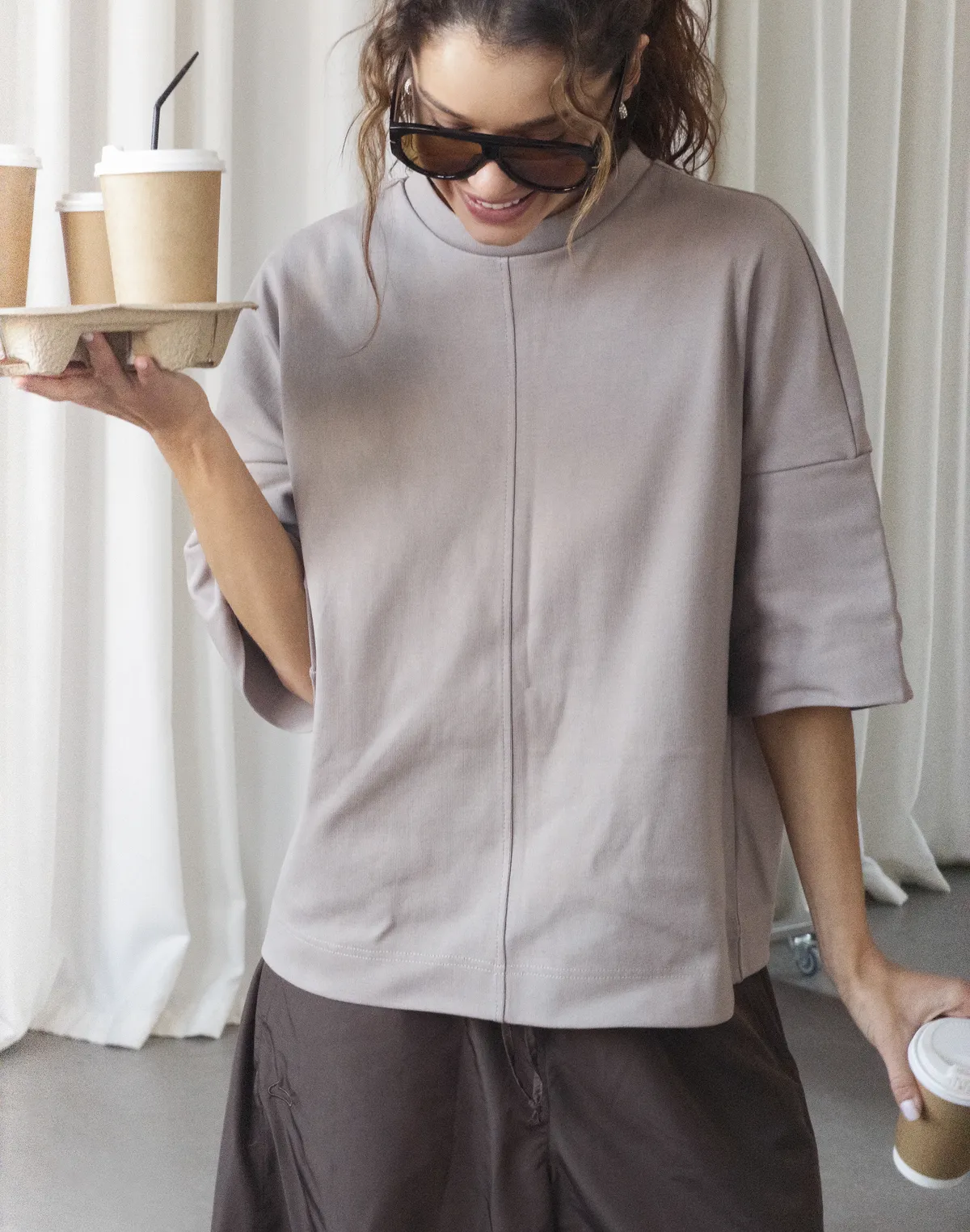 Футболка у рубчик з подовженим рукавом оверсайз, беж темний - Фото 8