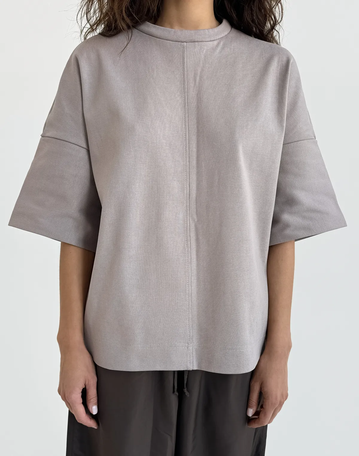 Футболка у рубчик з подовженим рукавом оверсайз, беж темний - Фото 1