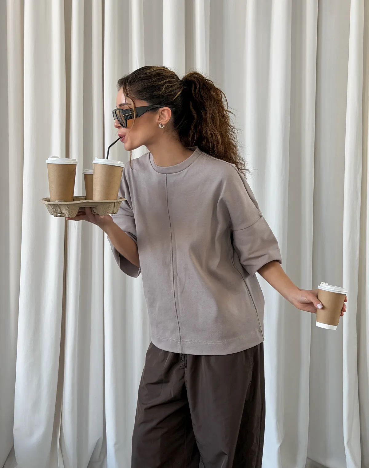 Футболка у рубчик з подовженим рукавом оверсайз, беж темний - Фото 7