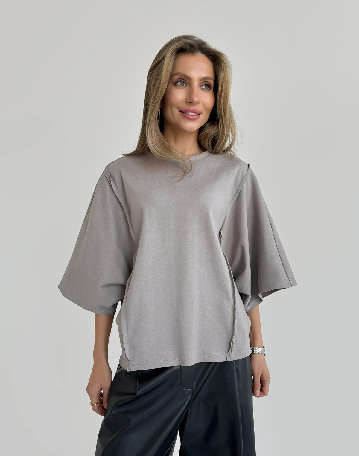 Футболка оверсайз з плотного трикотажу з боковими швами, беж темний - Фото 7