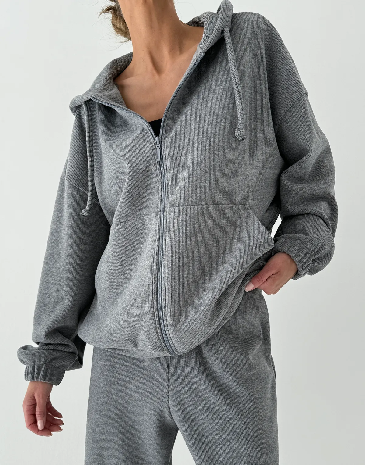Зіпер жіночий оверсайз з текстурованої тканини у рубчик, сірий - Фото 1