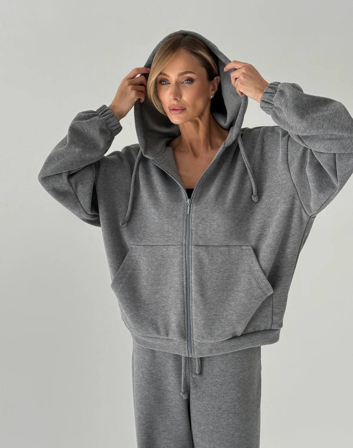Зіпер жіночий оверсайз з текстурованої тканини у рубчик, сірий - Фото 5