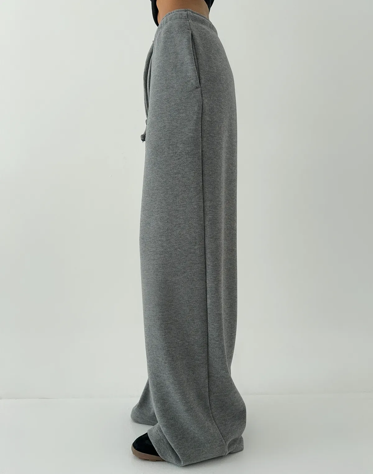 Штани спортивні оверсайз з текстурованої тканини у рубчик, сірі - Фото 6