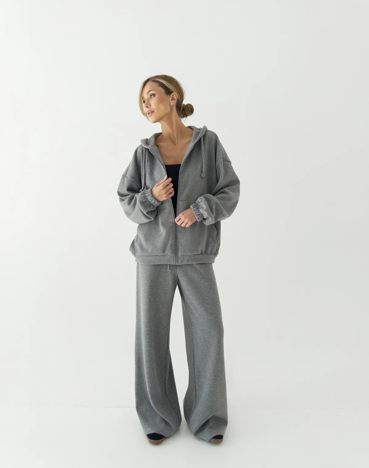 Зіпер жіночий оверсайз з текстурованої тканини у рубчик, сірий - Фото 3